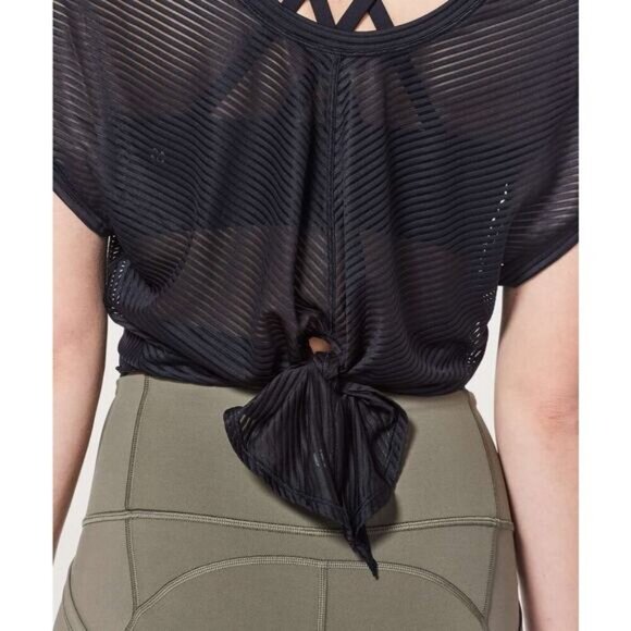 LULULEMON Ahead By Miles Short Sleeve Sz 6 Black - Picture 3 of 6